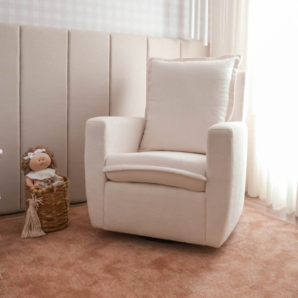 Poltrona Serena com Pés Giro + Balanço - Bouclê - Stillen